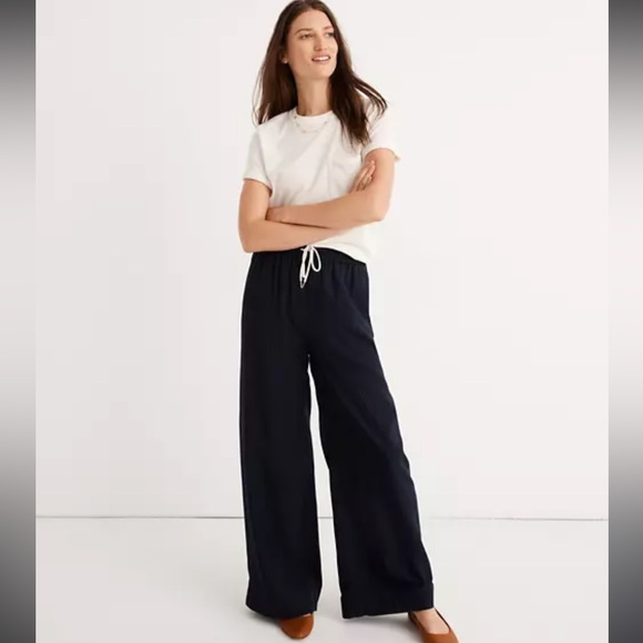 Madewell Pull On Pants in Hattie Stripe Navy Seen On Daisy Ridley Runs Big - Picture 2 of 8